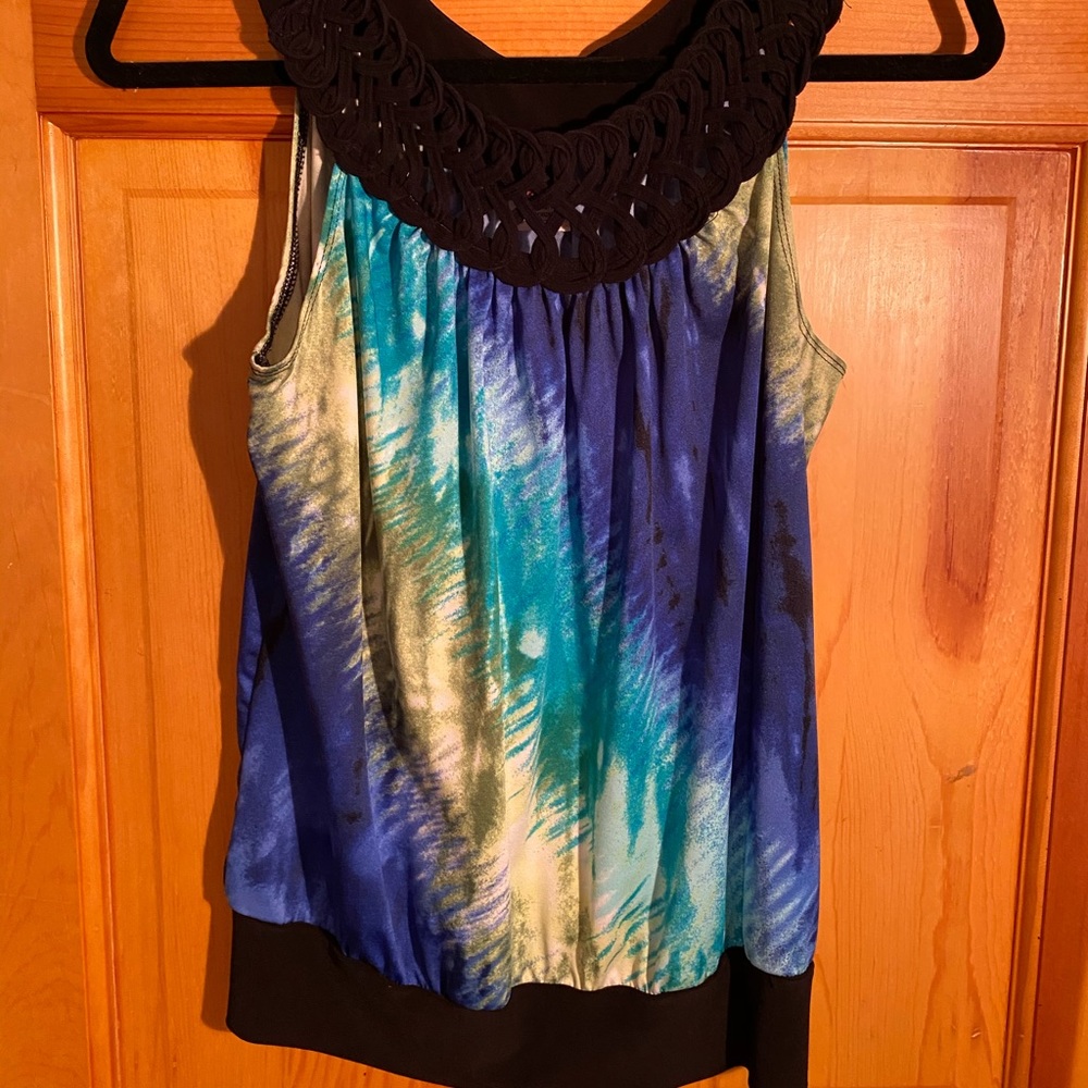 sleeveless top